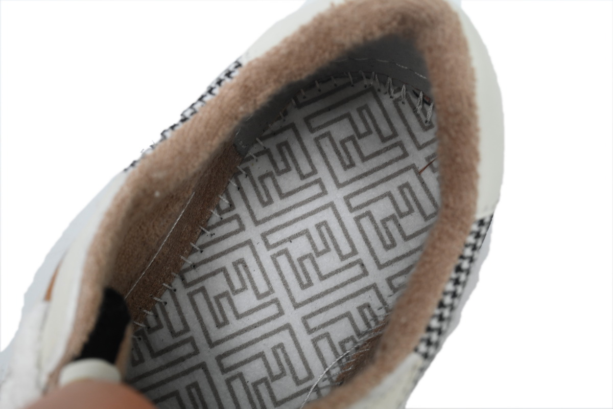Replica Fendi Shoe Fendi Match Black and White
