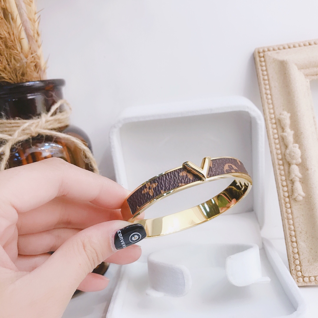 Replica LOUIS VUITTON Bangle