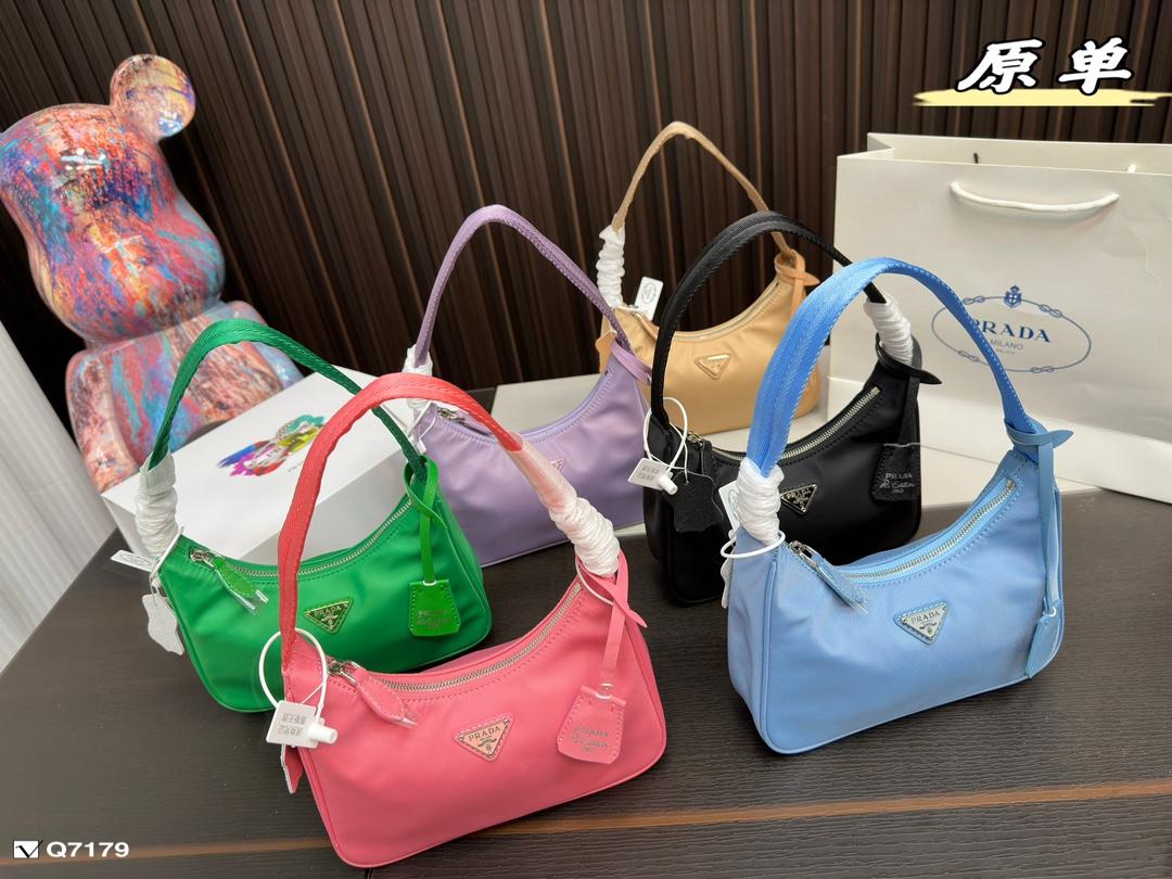 Replica Prada Bag 11*21CM