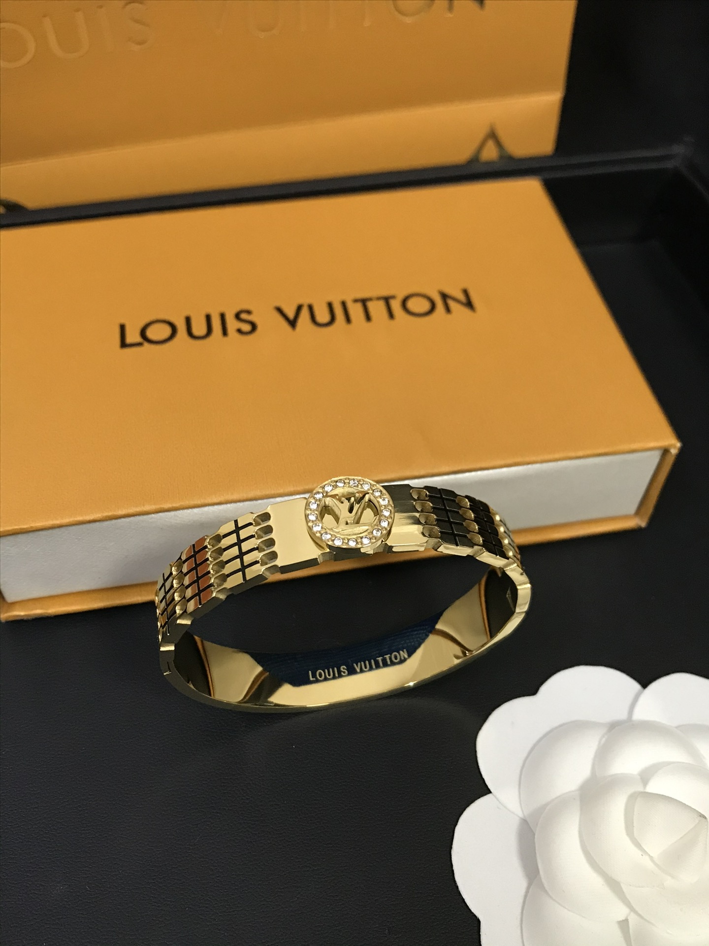 Replica LOUIS VUITTON Bangle