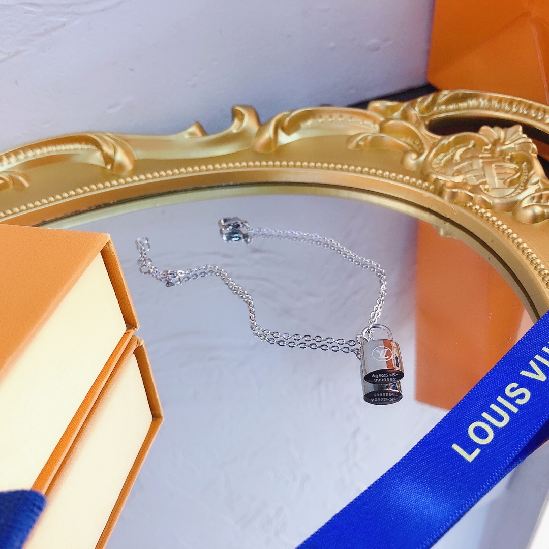 Replica LOUIS VUITTON Bracelet