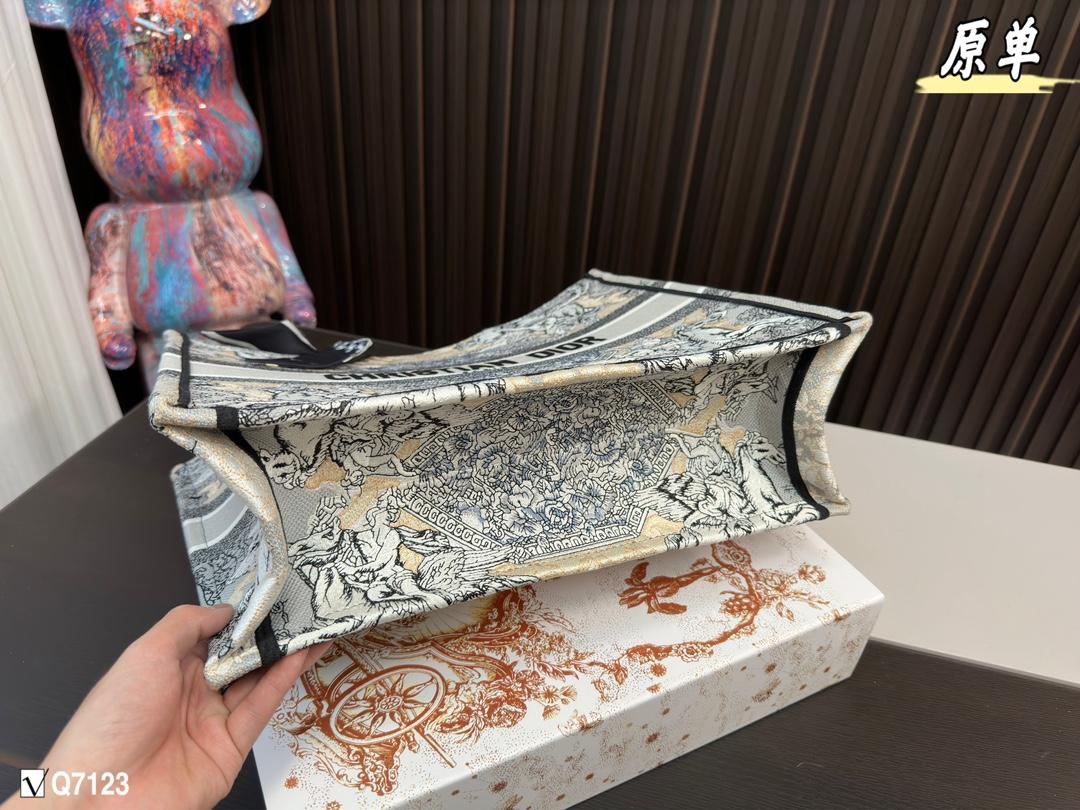 Replica Dior Bag   41*34CM/36*27CM