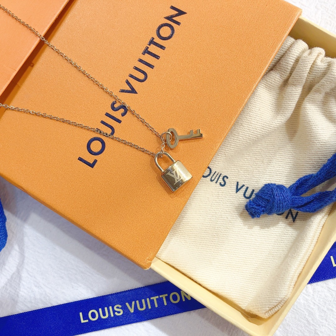 Replica LOUIS VUITTON Necklace