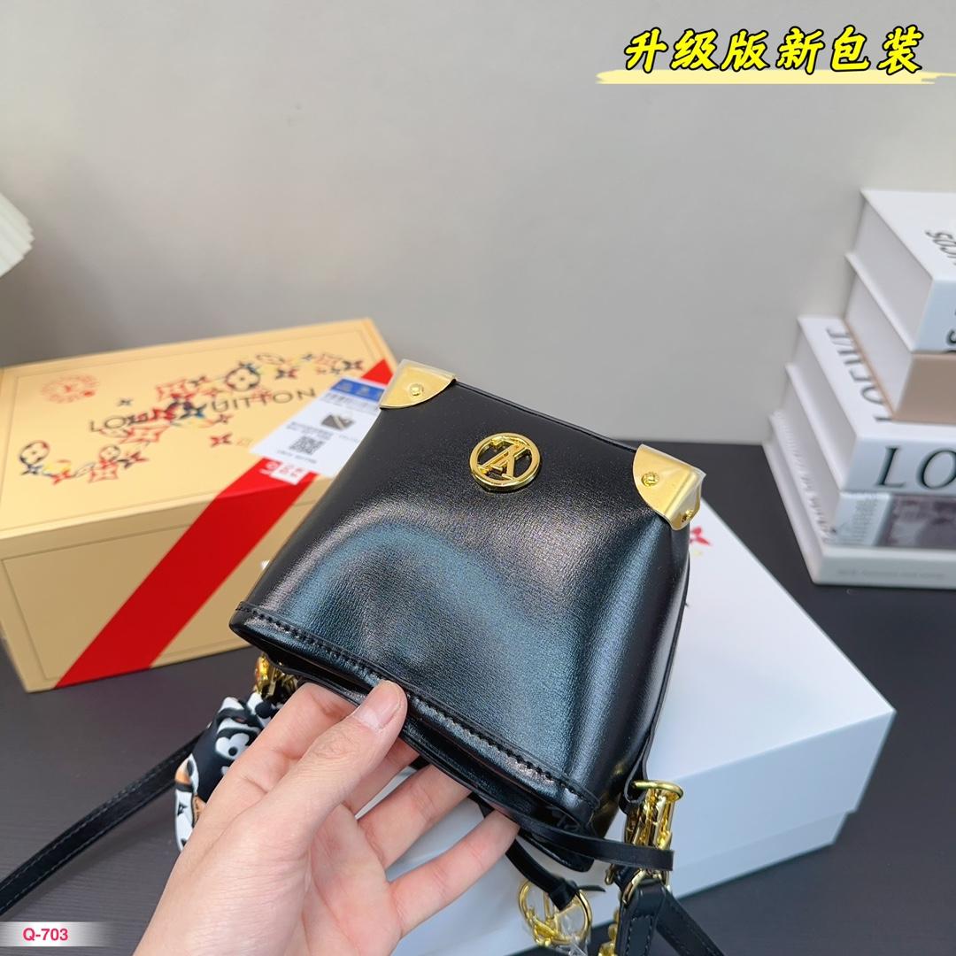Replica Louis Vuitton Bag 11*12CM