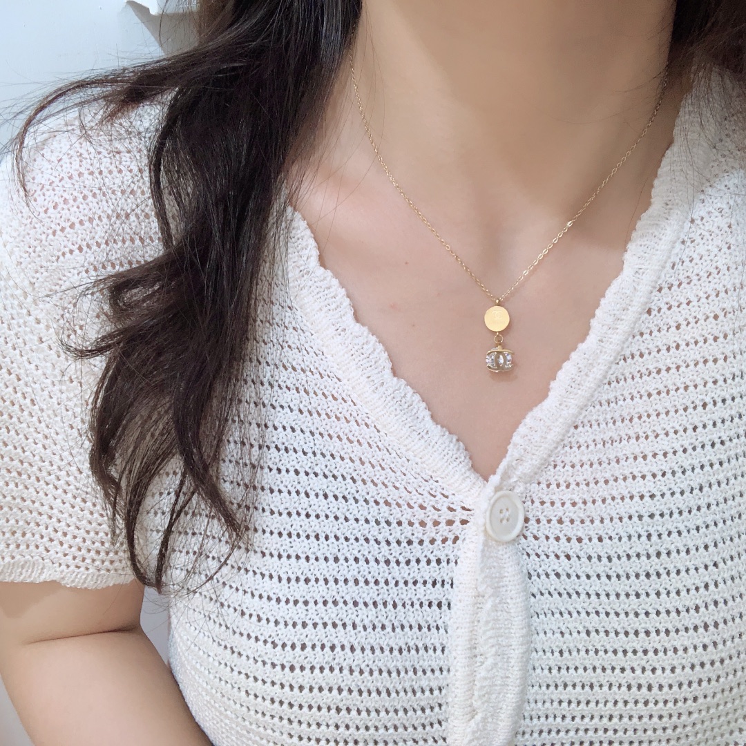 Replica CHANEL Necklace