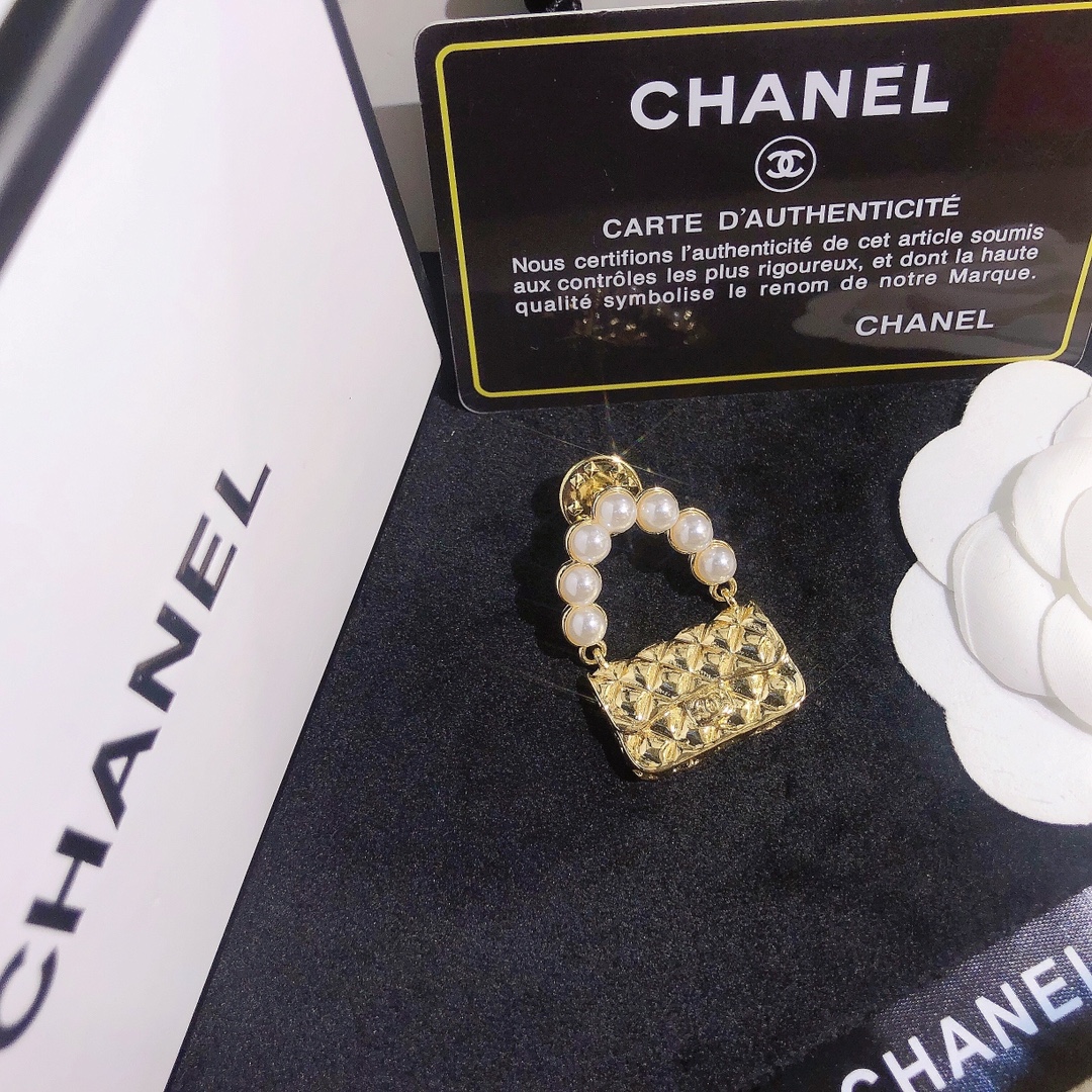 Replica CHANEL Brooch