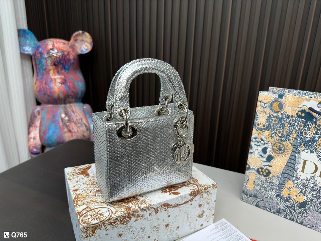 Replica Dior Bag  14*17*7CM