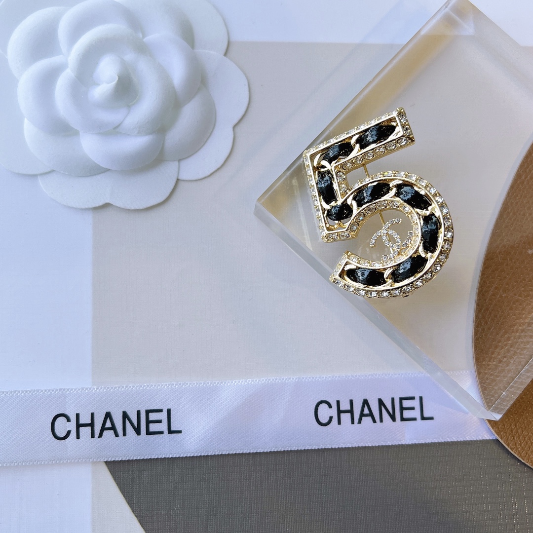 Replica CHANEL Brooch