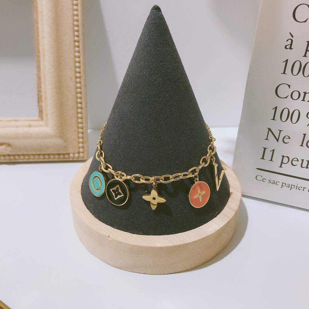 Replica LOUIS VUITTON Necklace