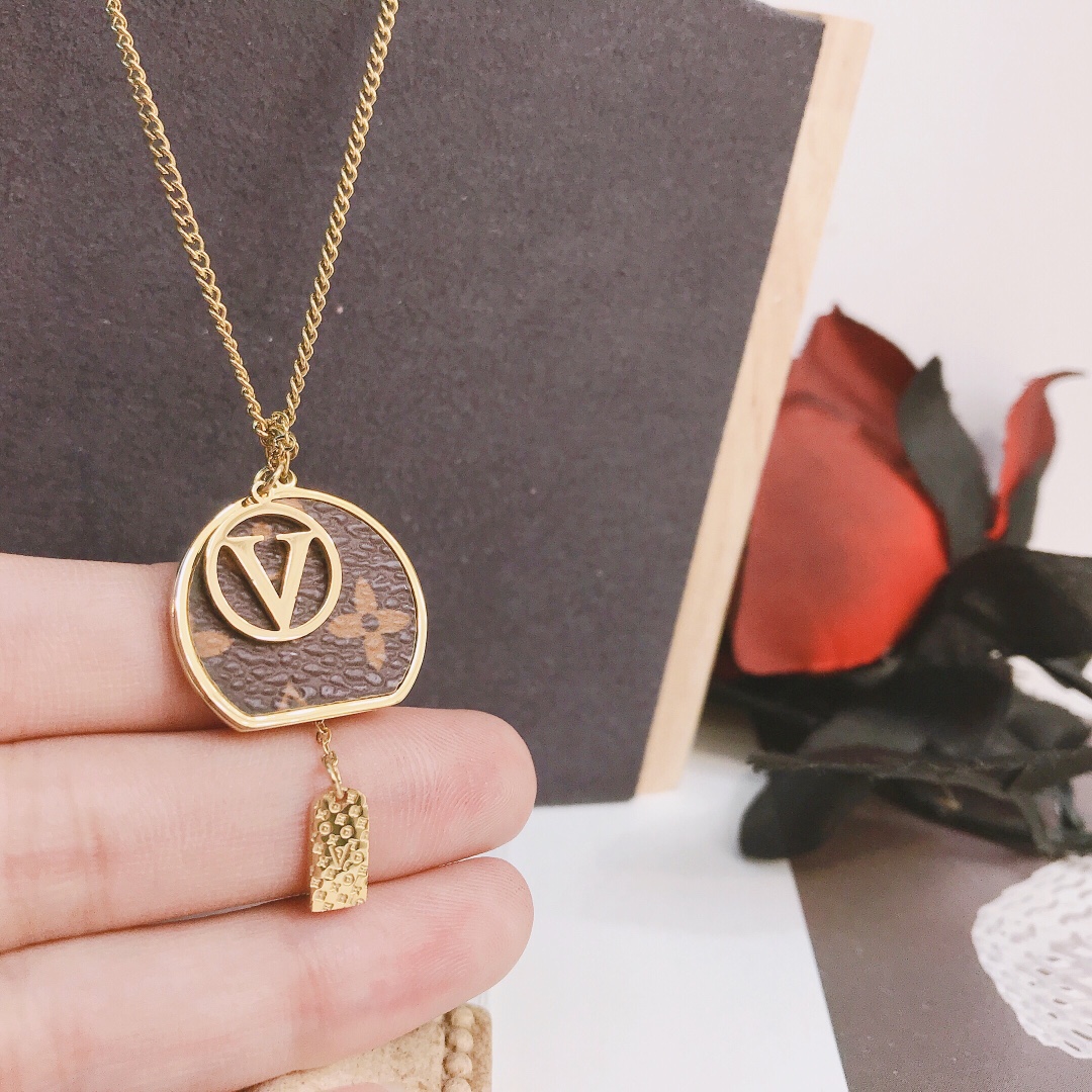 Replica LOUIS VUITTON Necklace