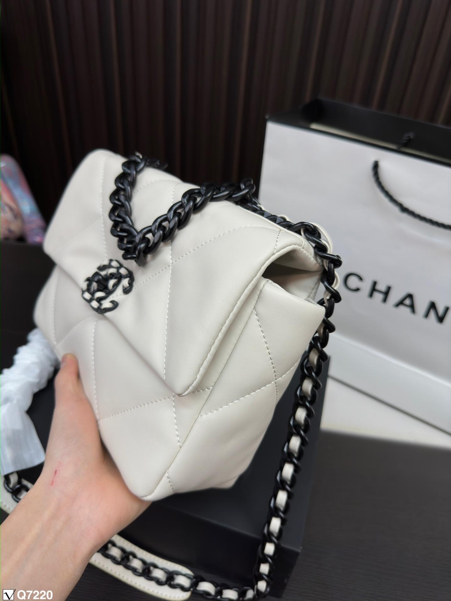 Replica Chanel Bag 17*25CM