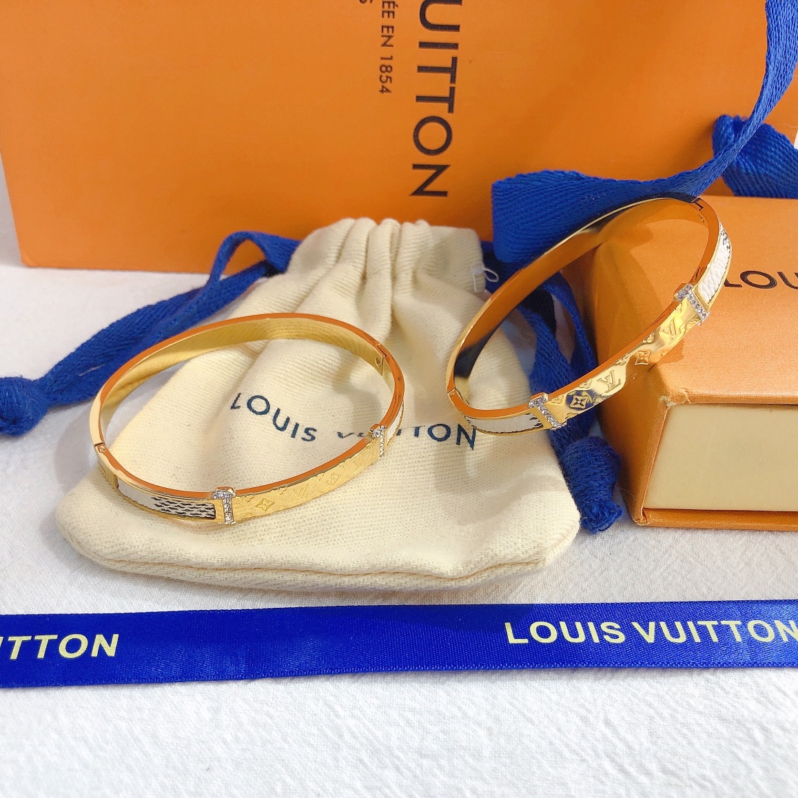 Replica LOUIS VUITTON Bangle