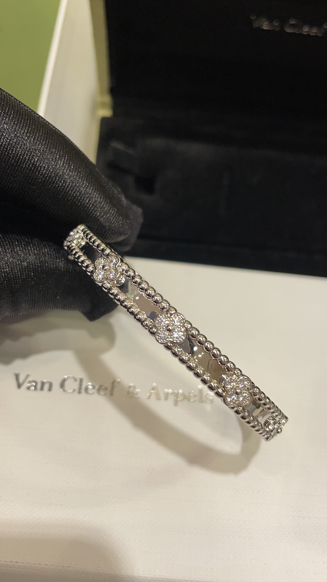Replica VanCleef Arpels Bangle