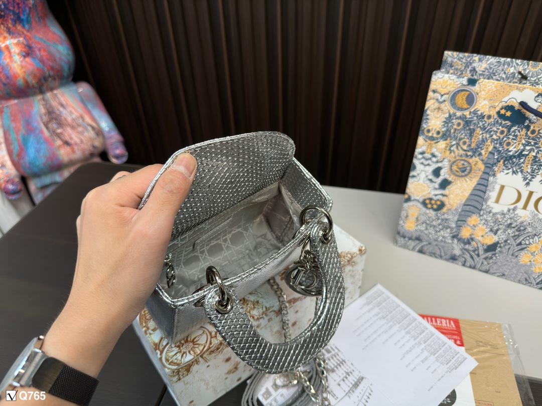 Replica Dior Bag  14*17*7CM