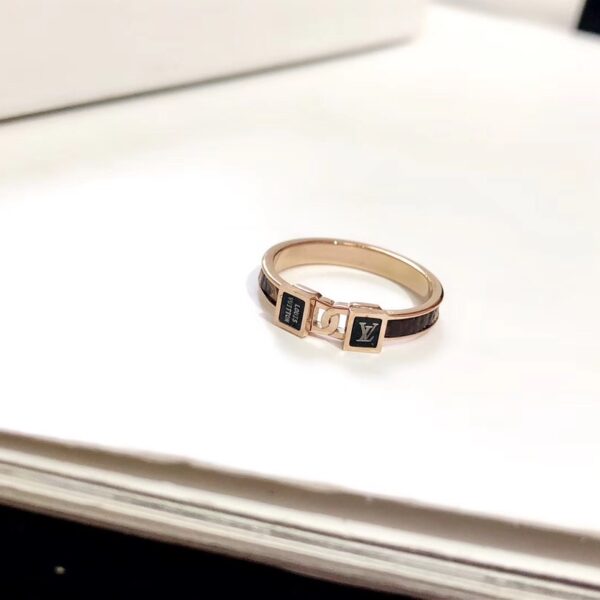 Replica LOUIS VUITTON Ring