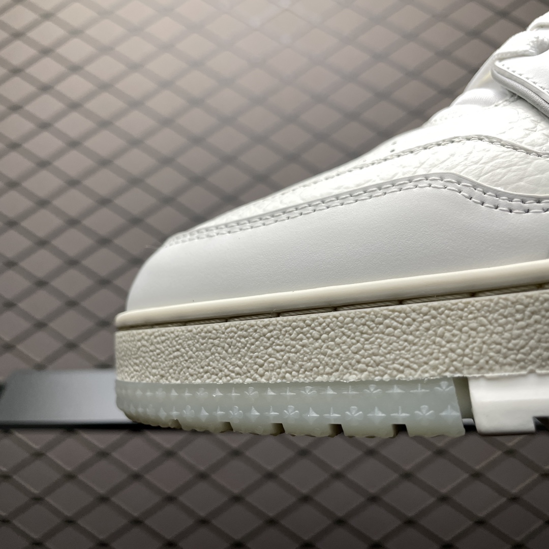 Replica Louis Vuitton Shoe Louis Vuitton LV Trainer Size 35-45 white