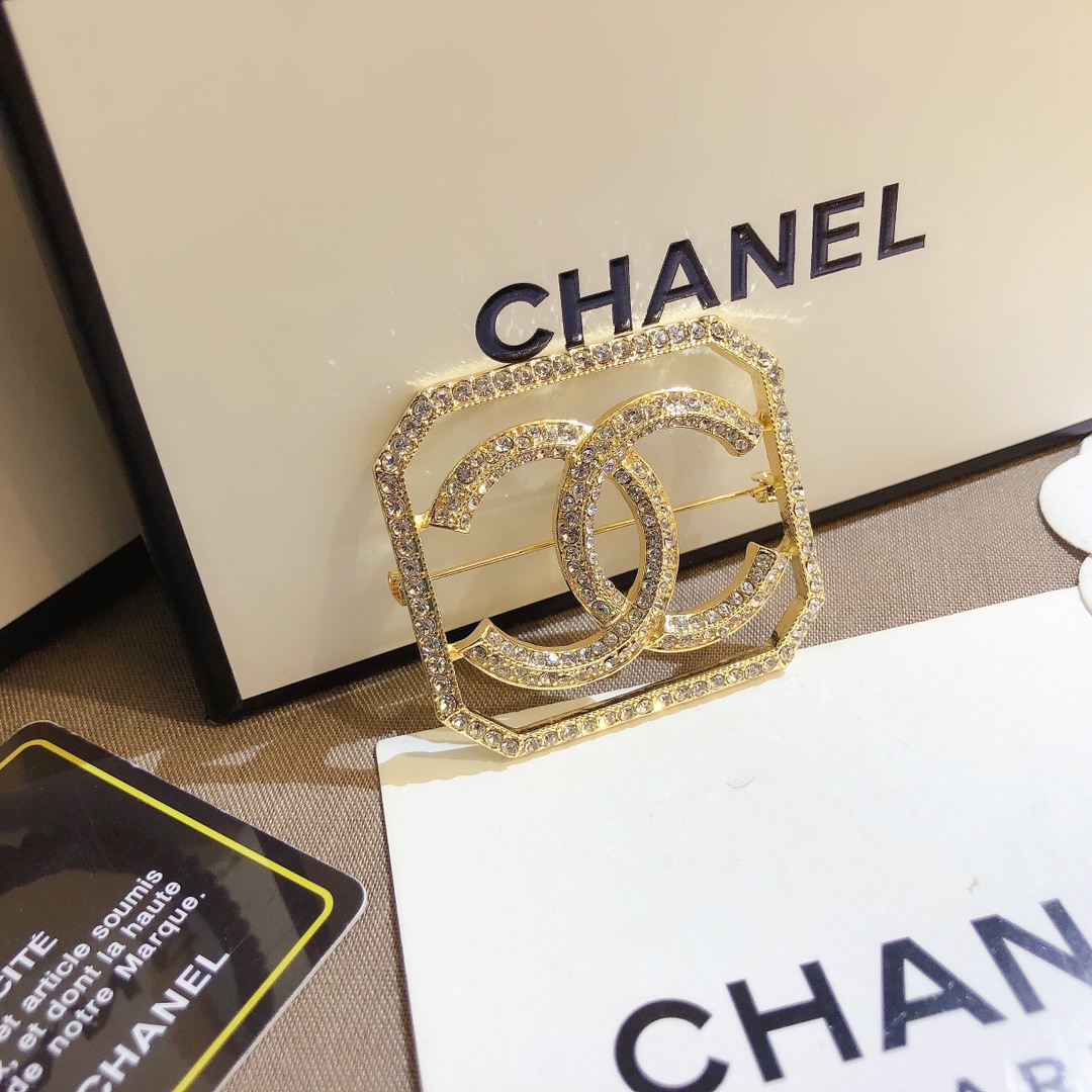 Replica CHANEL Brooch