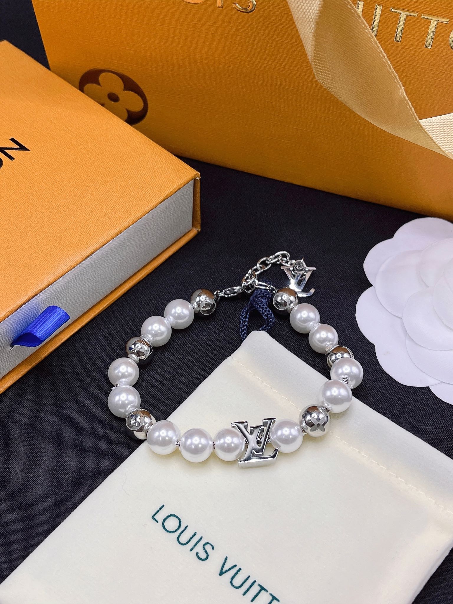 Replica LOUIS VUITTON Bracelet