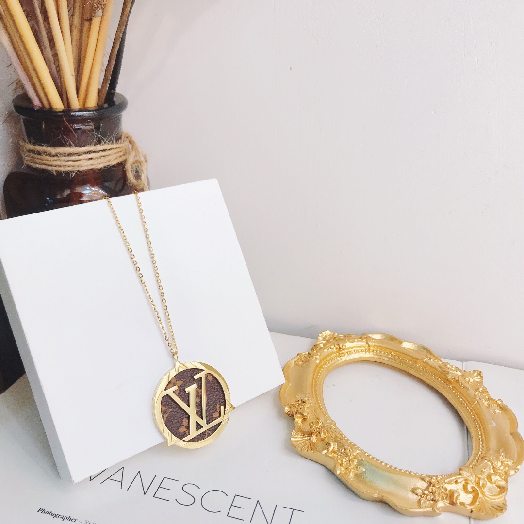 Replica LOUIS VUITTON Necklace