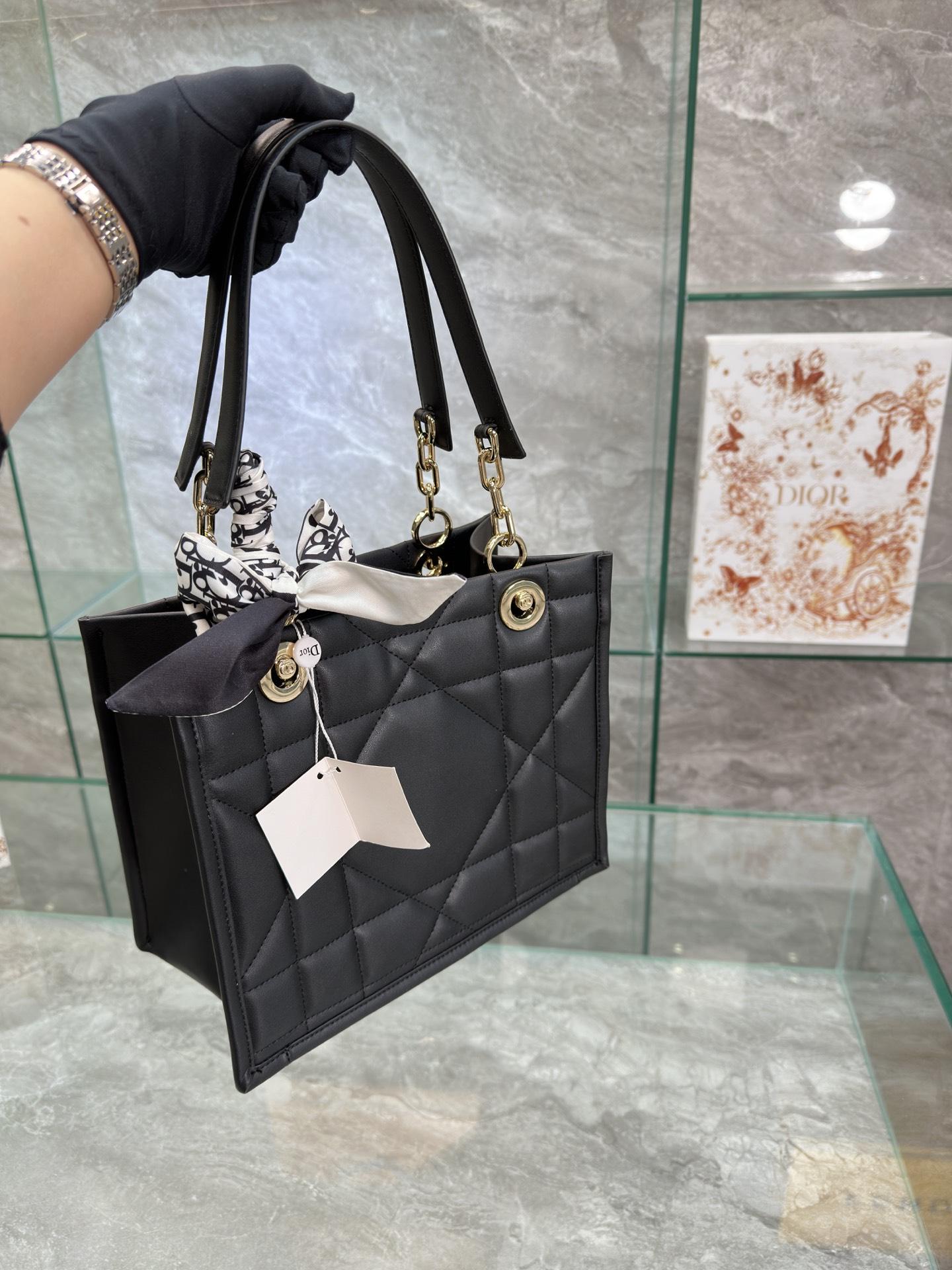 Replica Dior Bag  36*28CM/27*22CM