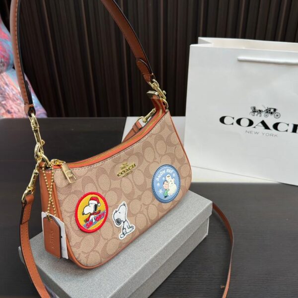 Replica Coach Bag 12*23CM