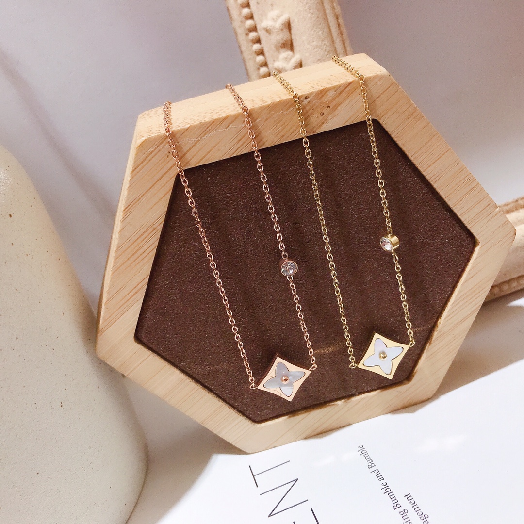 Replica LOUIS VUITTON Necklace