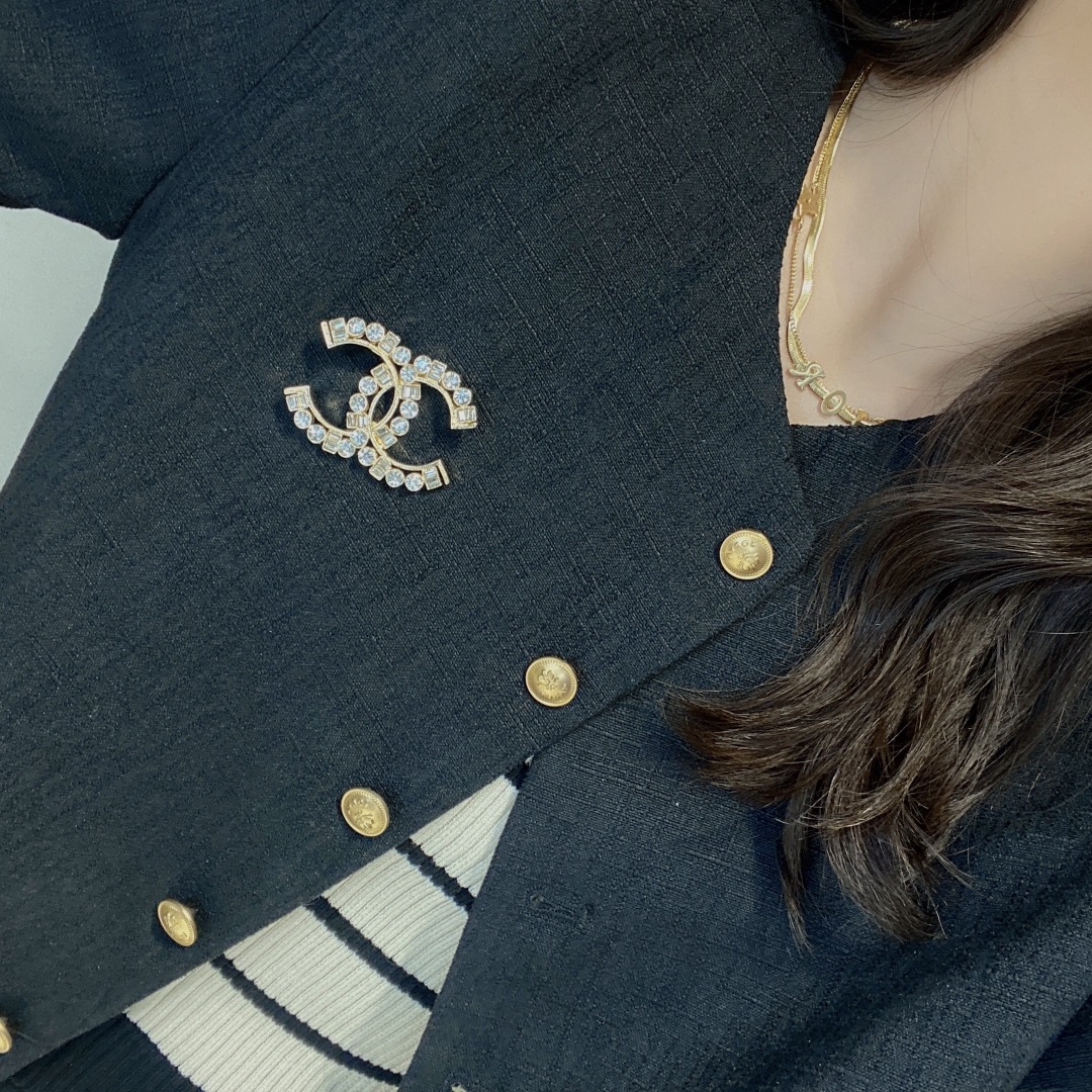 Replica CHANEL Brooch