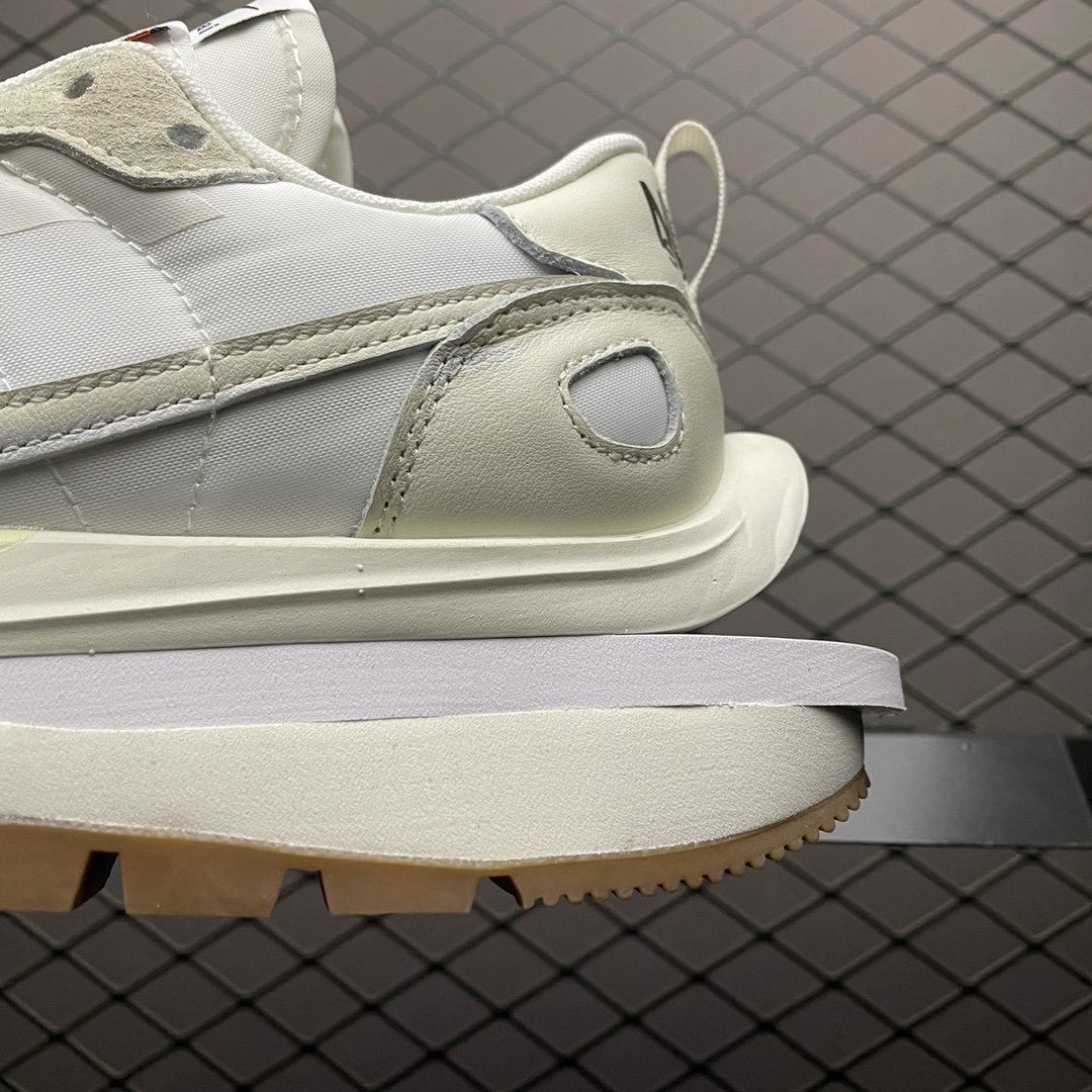 Replica Nike Shoe Sacai x Nike VaporwaffleSail3.0DD1875-10036-46_01783