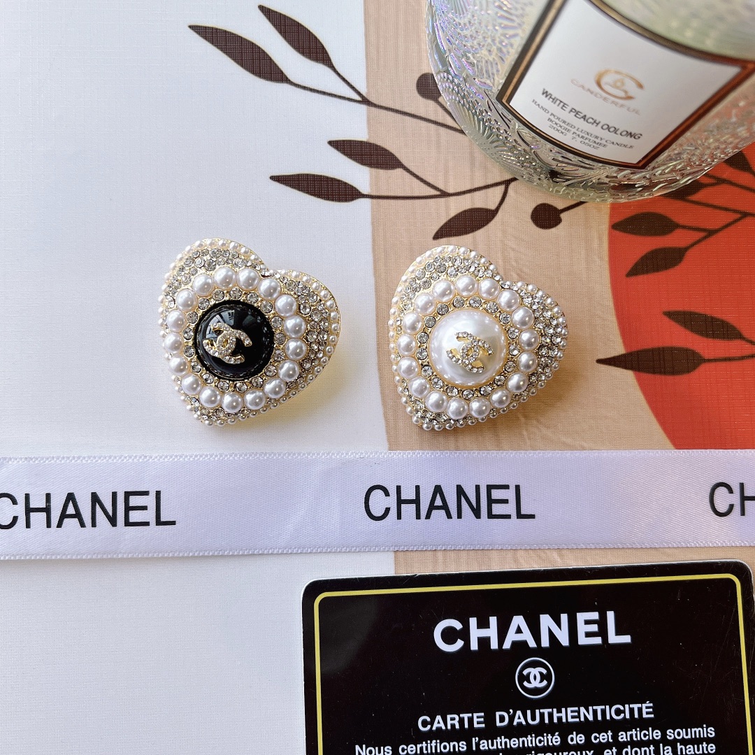 Replica CHANEL Brooch