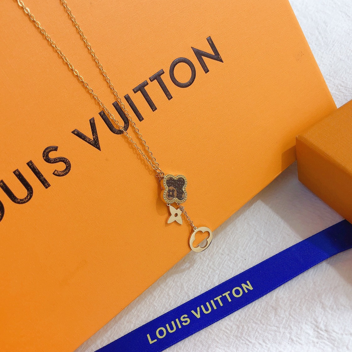 Replica LOUIS VUITTON Necklace