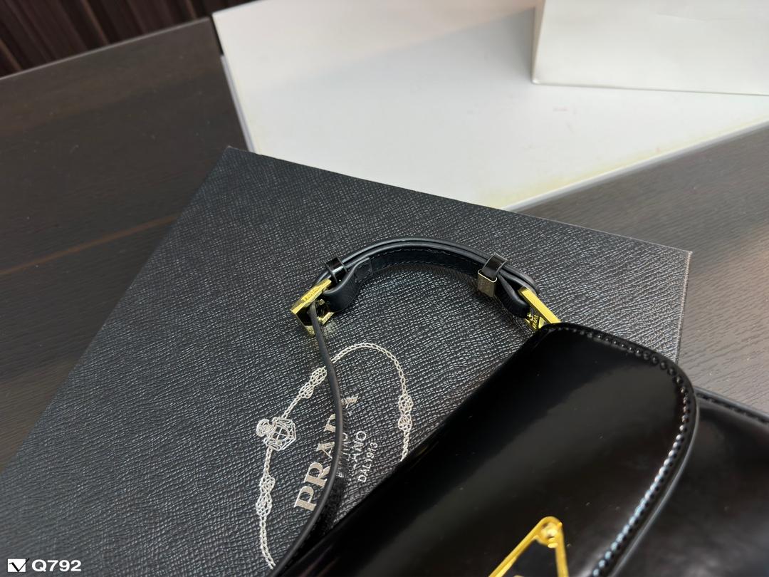 Replica Prada Bag 14*26CM