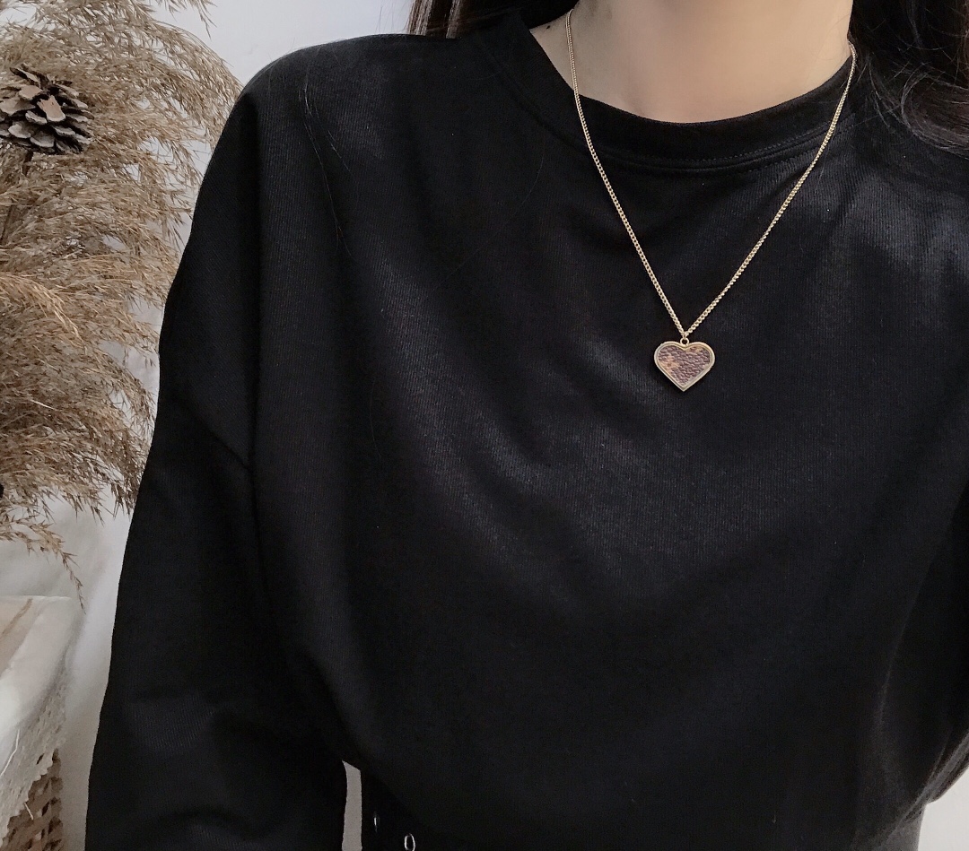 Replica LOUIS VUITTON Necklace