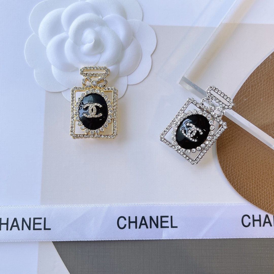 Replica CHANEL Brooch