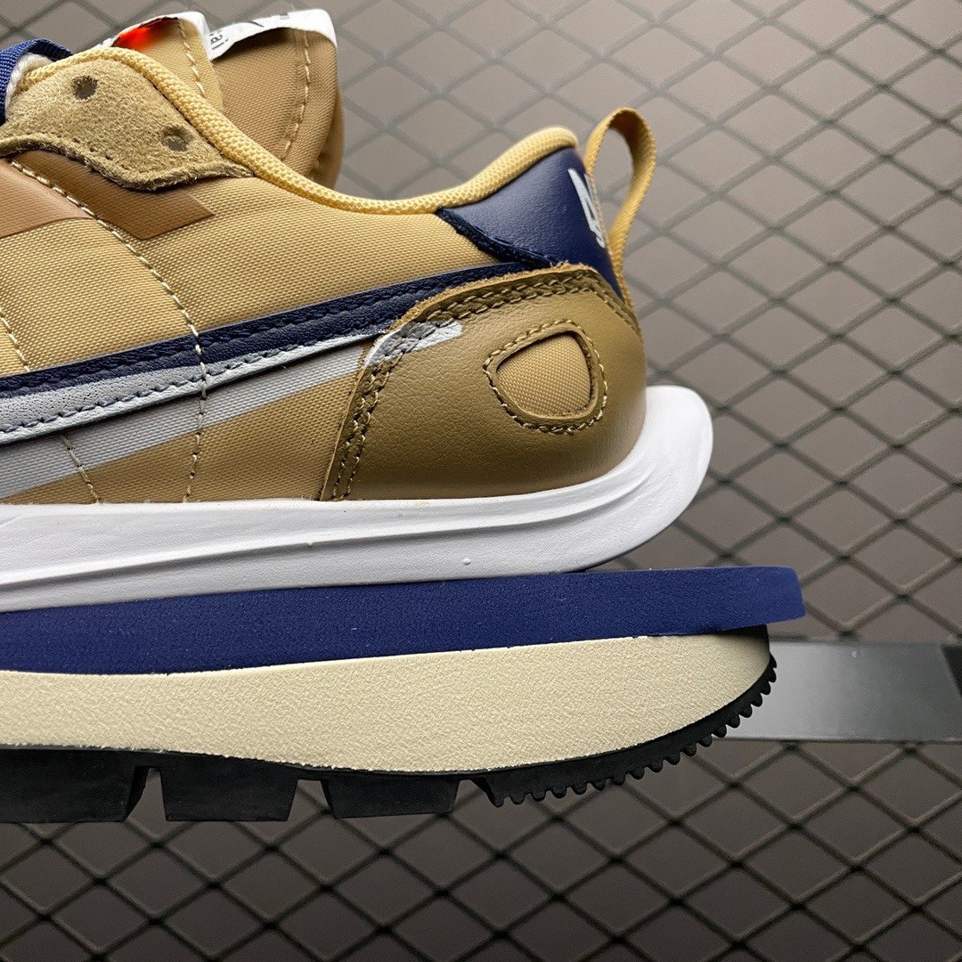 Replica Nike Shoe Sacai x Nike Vaporwaffle 3.0  DD1875-200 N_02920
