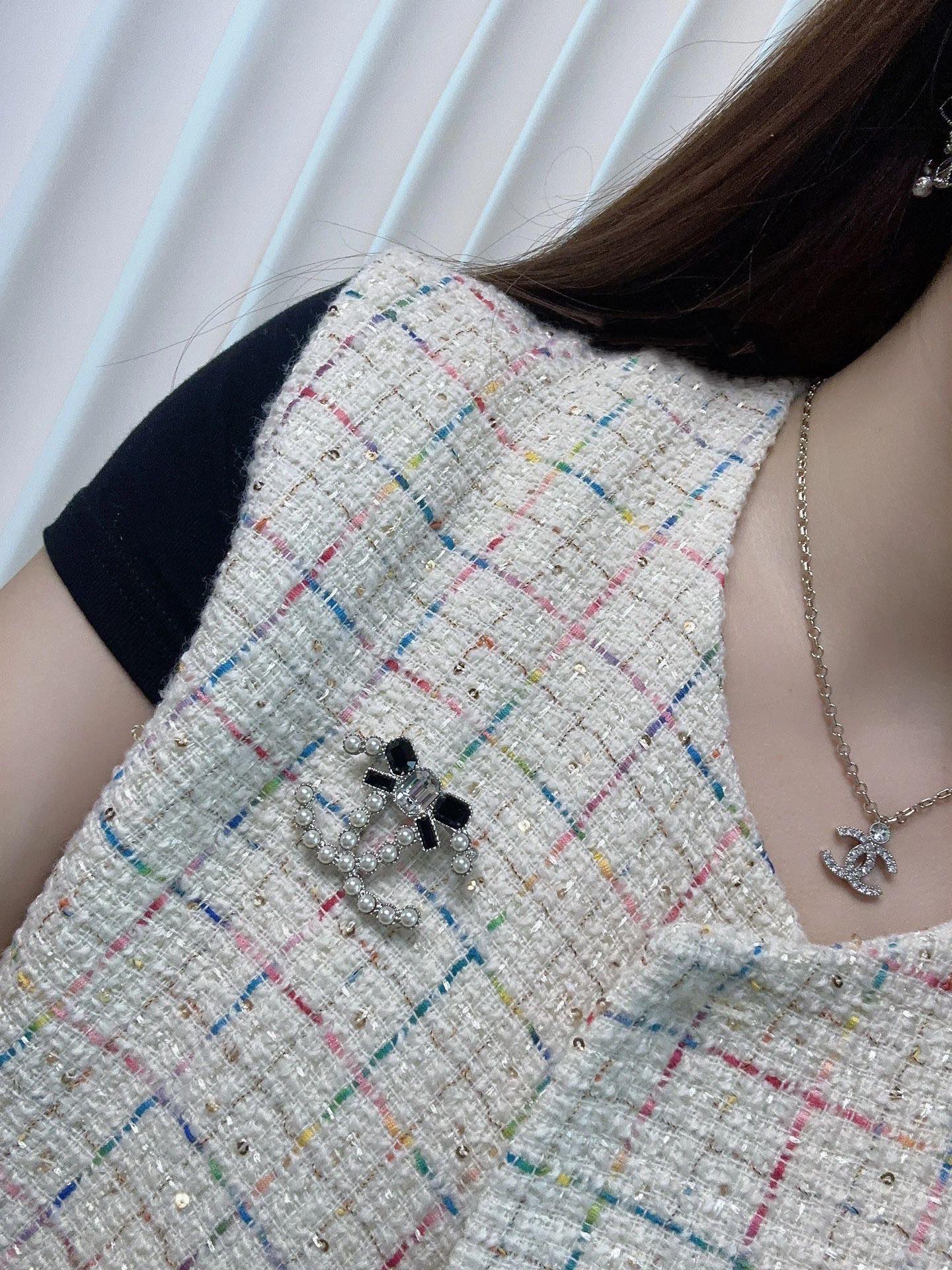 Replica CHANEL Brooch