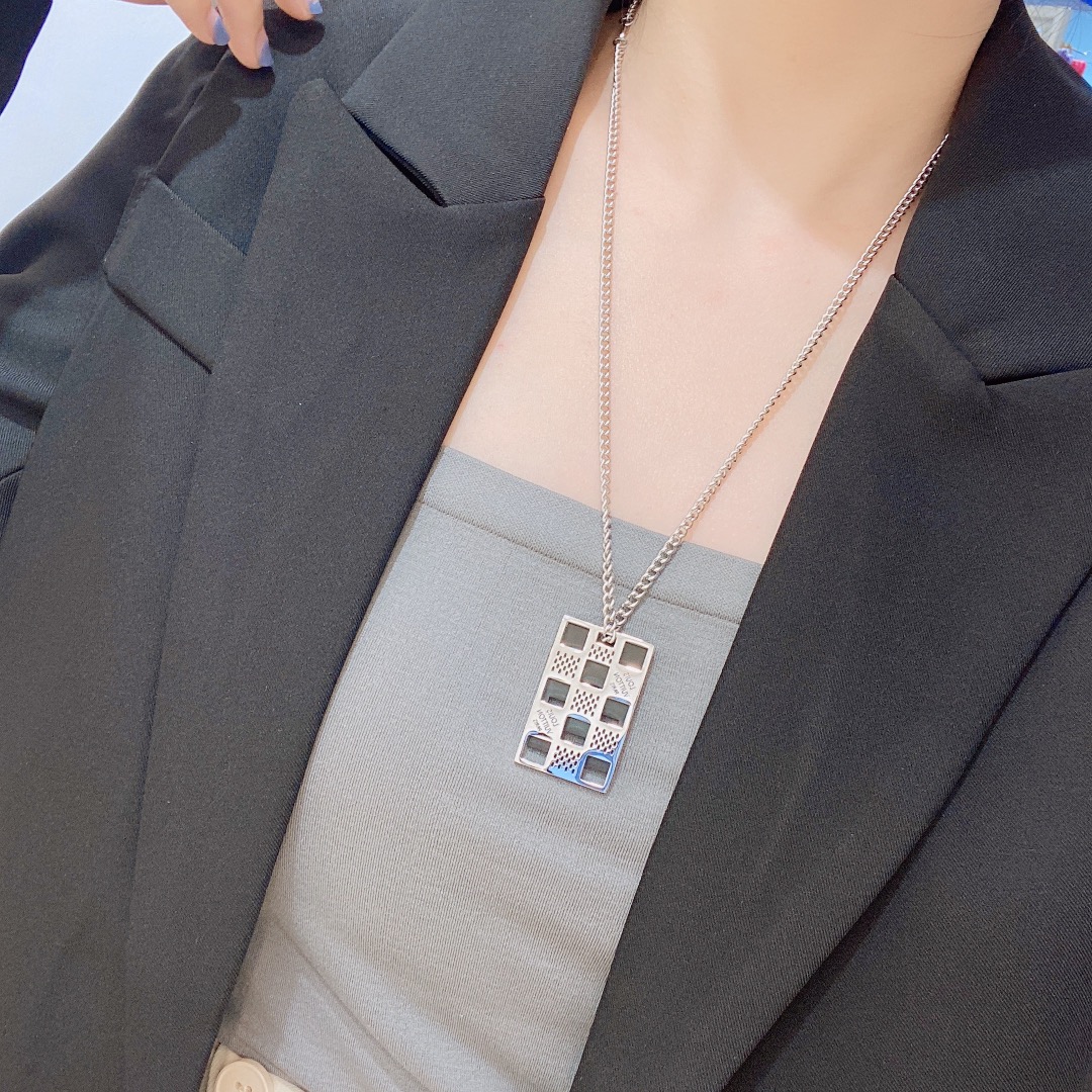 Replica LOUIS VUITTON Necklace