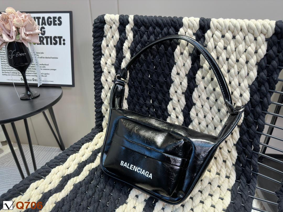 Replica Balenciaga Bag 24*16CM