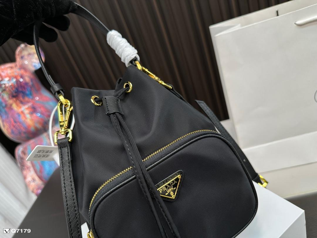 Replica Prada Bag 18*22CM