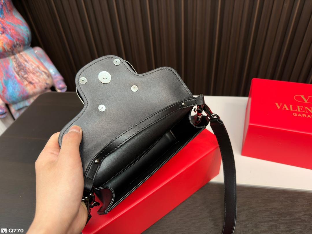 Replica Valentino Bag 20*11CM/27*13CM