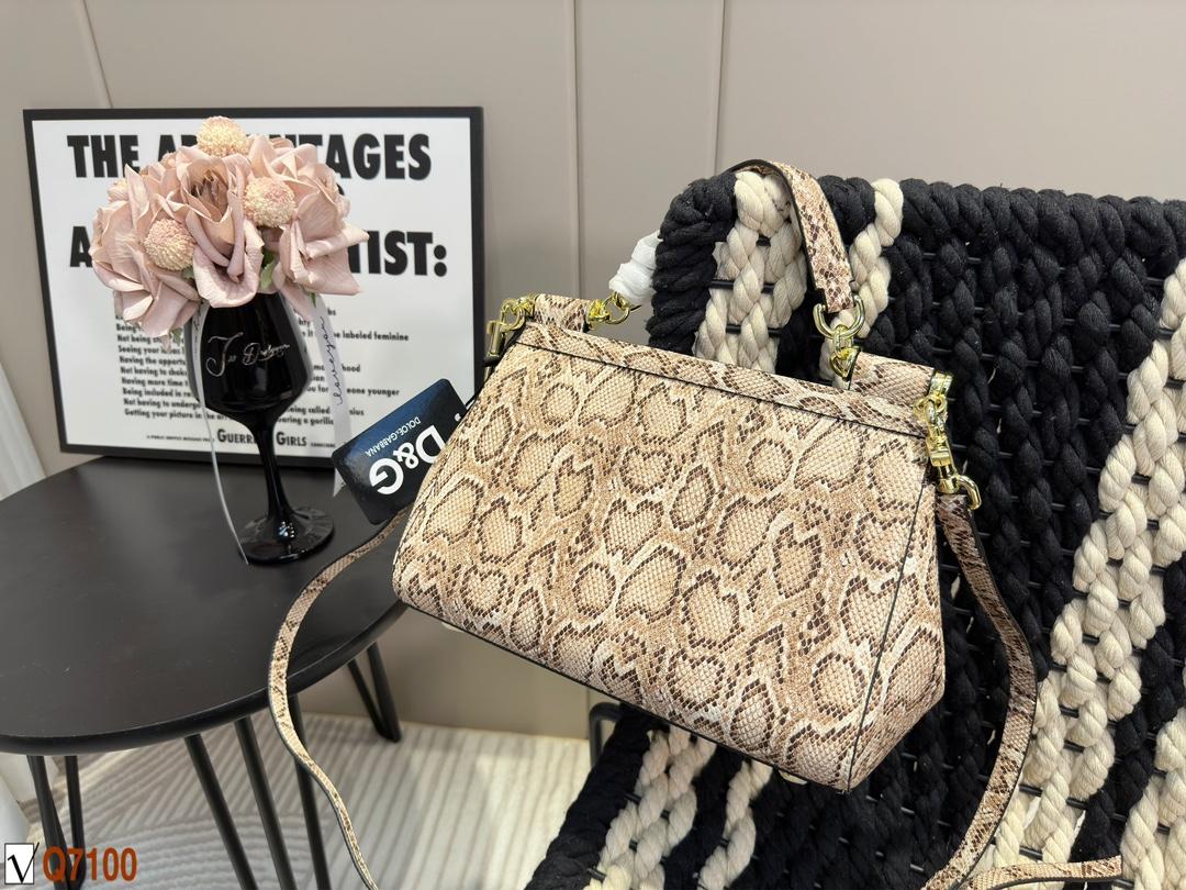 Replica Dolce Gabbana Bag 21*18CM