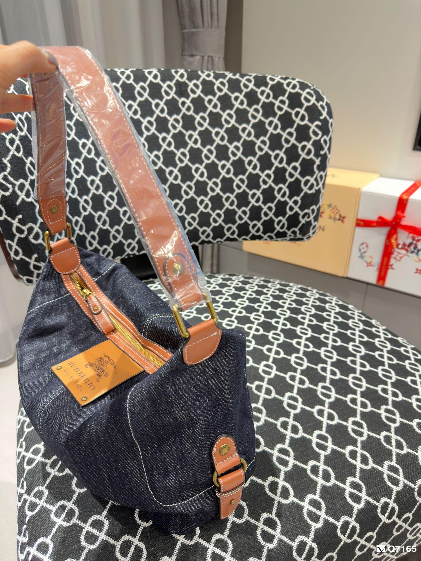 Replica Burberry Bag 26*22CM