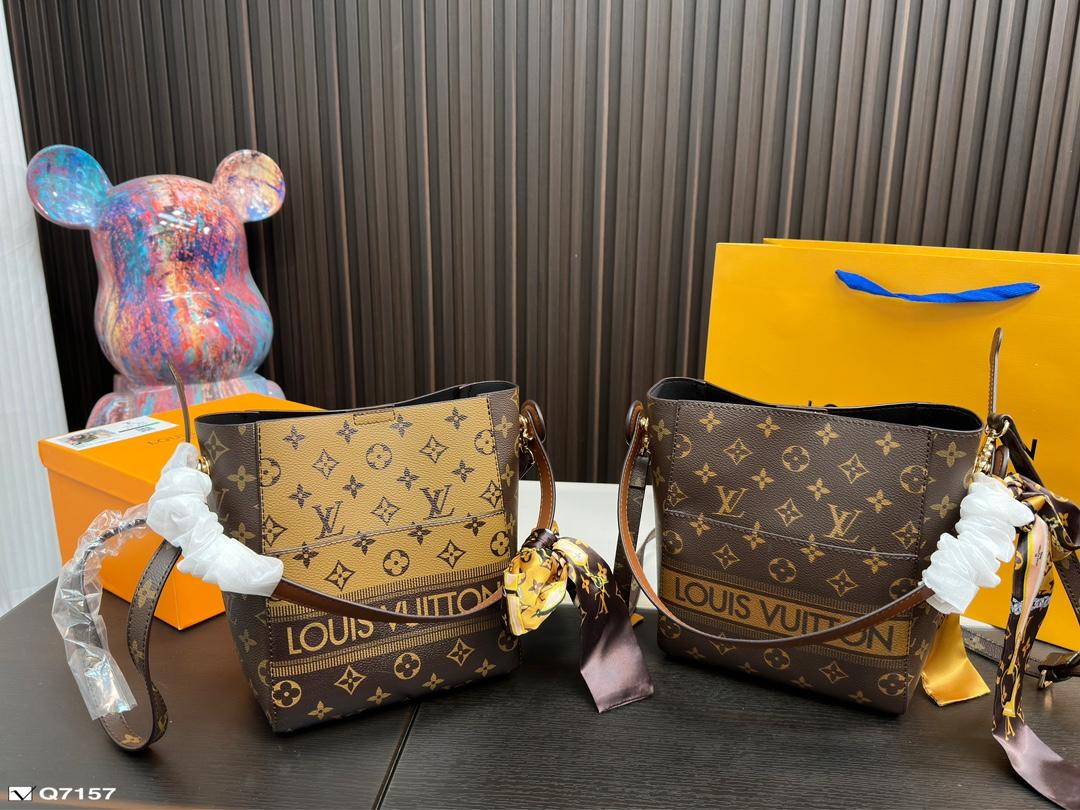 Replica Louis Vuitton Bag 22*18CM