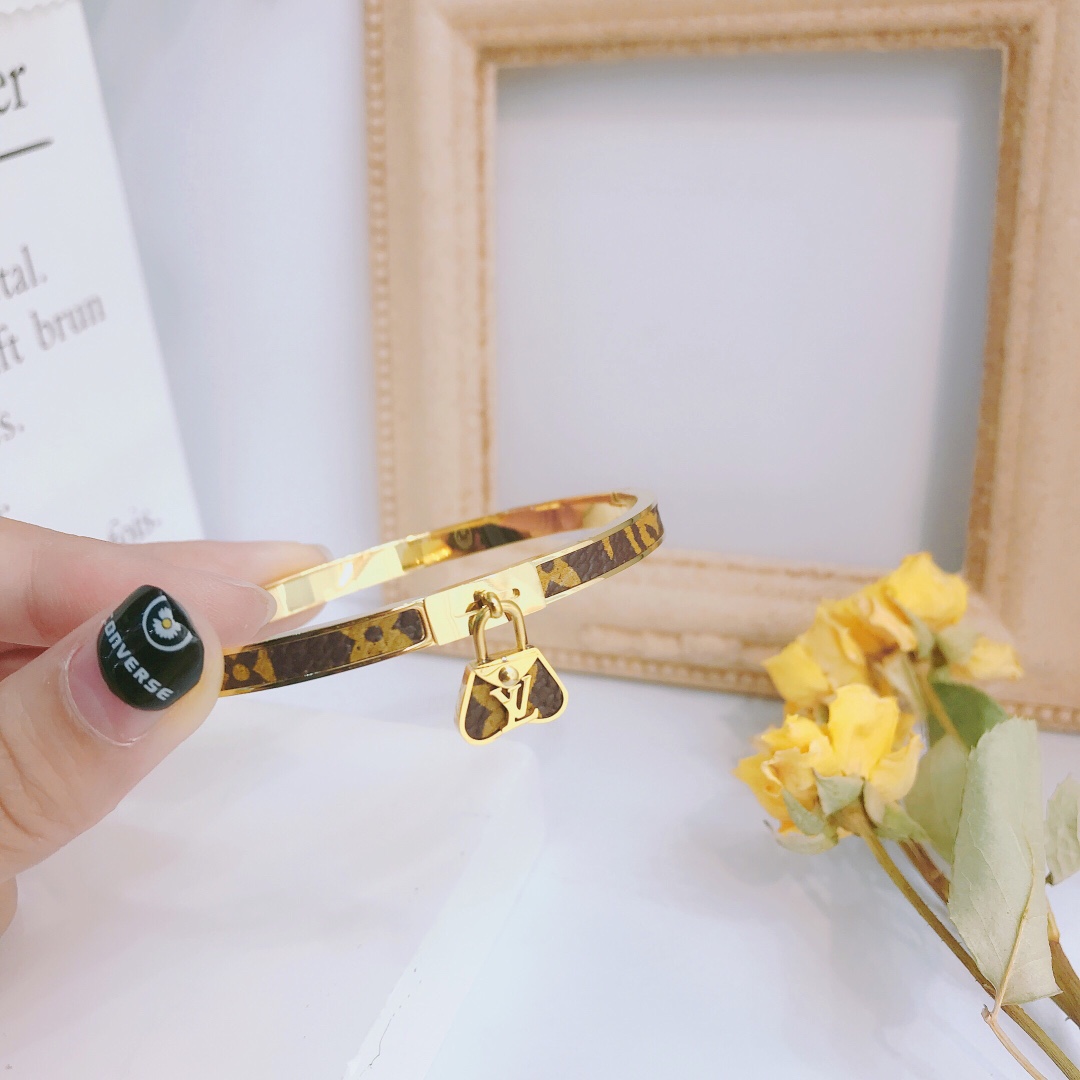 Replica LOUIS VUITTON Bangle