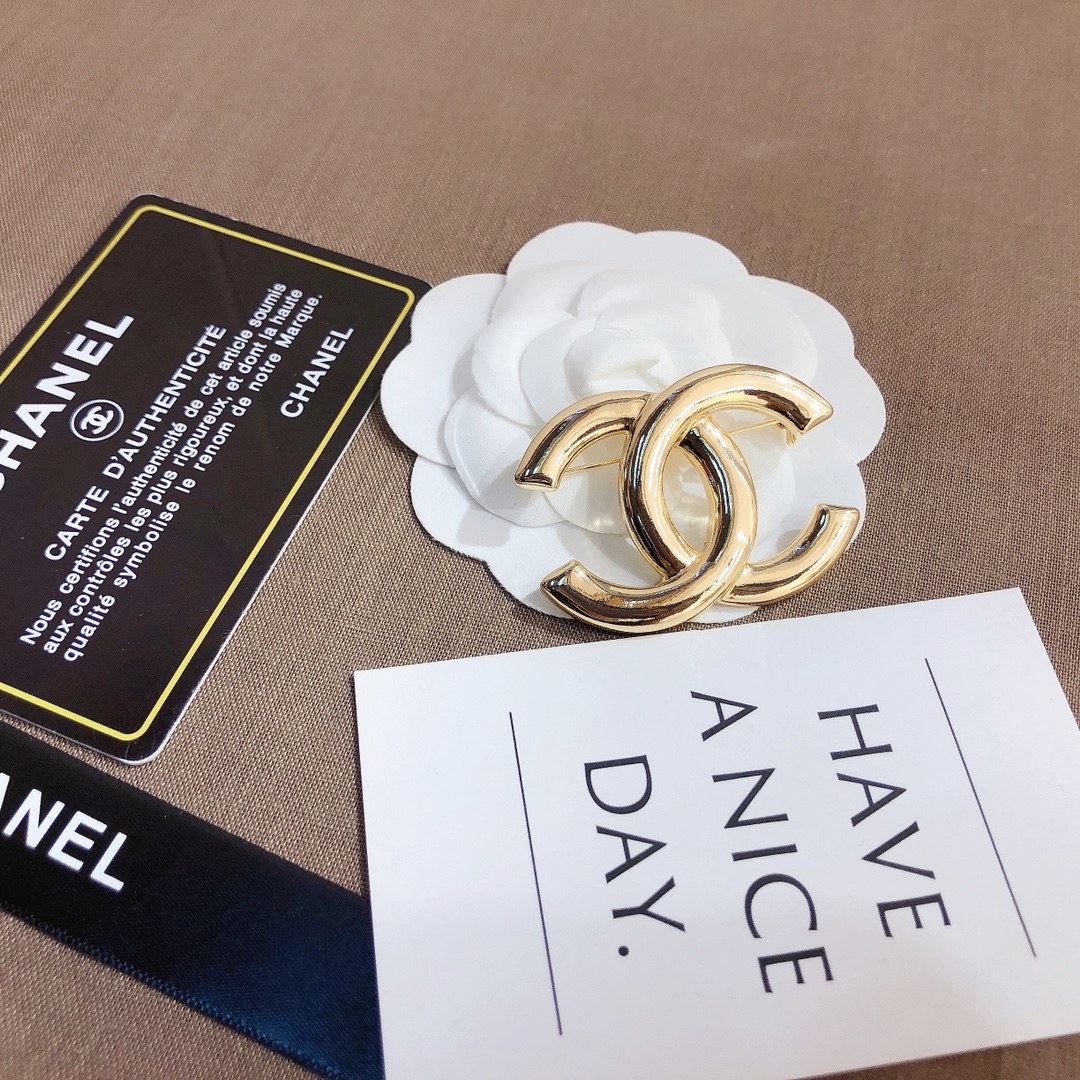 Replica CHANEL Brooch