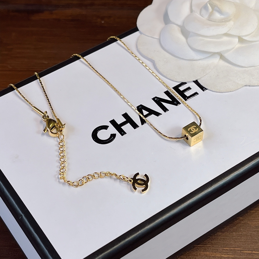 Replica CHANEL Necklace