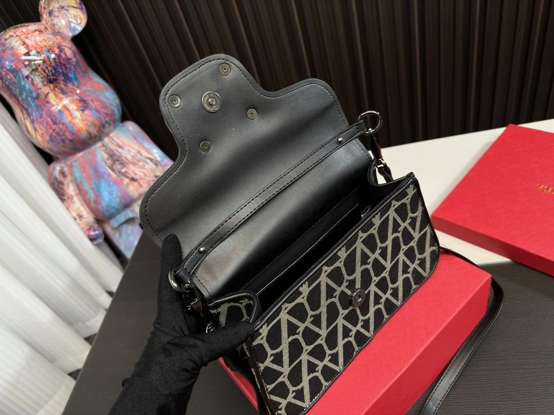 Replica Valentino Bag 26*16CM