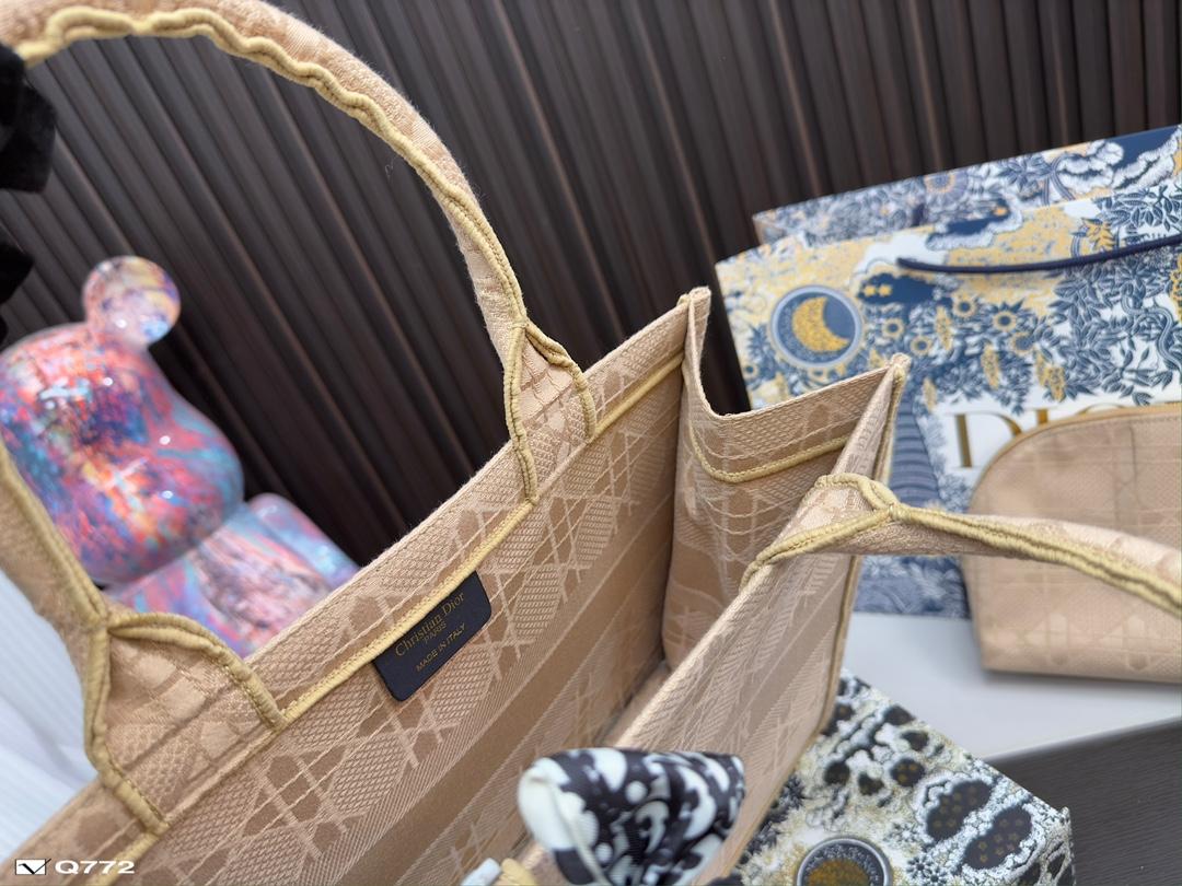 Replica Dior Bag 33*26CM