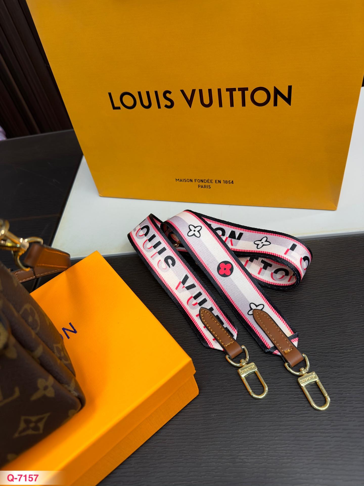 Replica Louis Vuitton Bag 20*13CM
