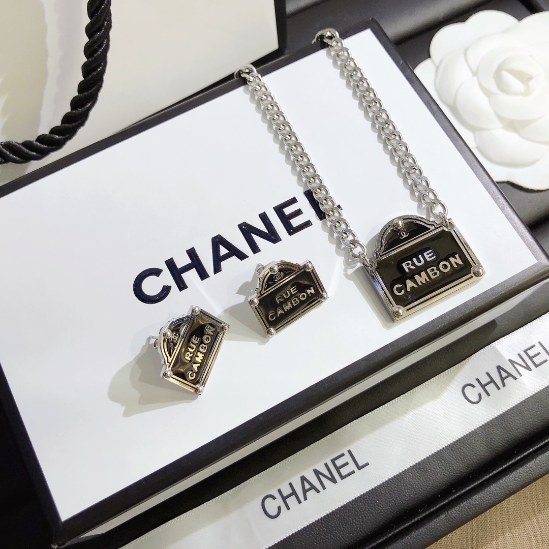 Replica CHANEL Necklace