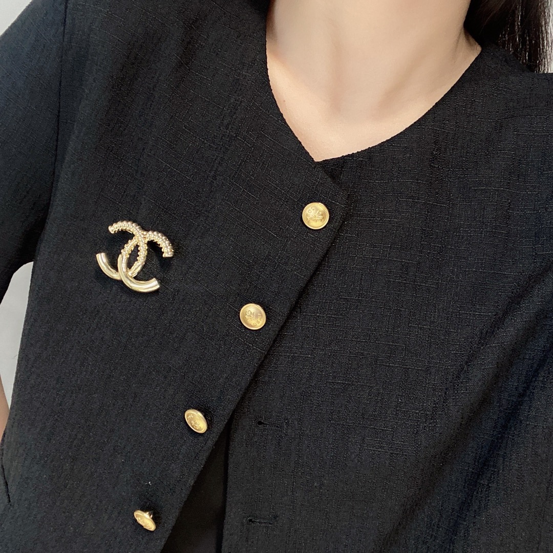 Replica CHANEL Brooch